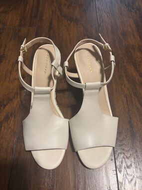 Women’s Cole Haan Light Cream Leather T-Strap Sandals Wedge Heel Size 7